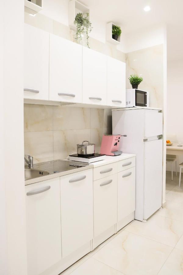 Cozy Apartment In Piazza Cavour By Wonderful Italy Napoli Eksteriør billede